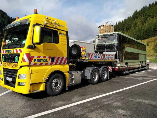 Von Italien nach Tschechien oder Transport eines Busses tschechischer Fußballfans